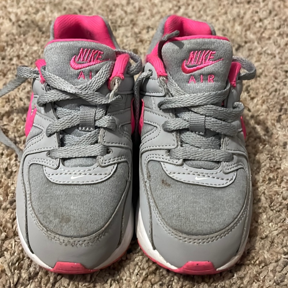Girls Nike air max 90’s